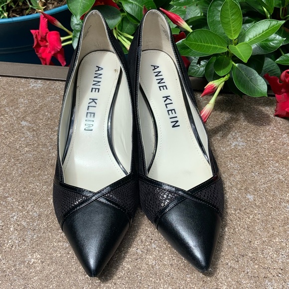 anne klein flicka pump